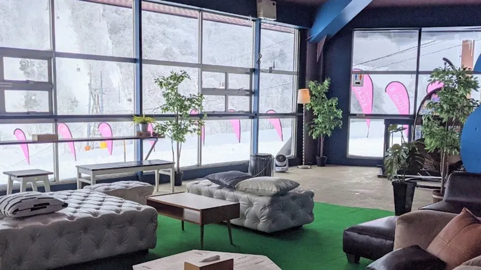 Square 8 (formerly HAKUBA Funny hours)