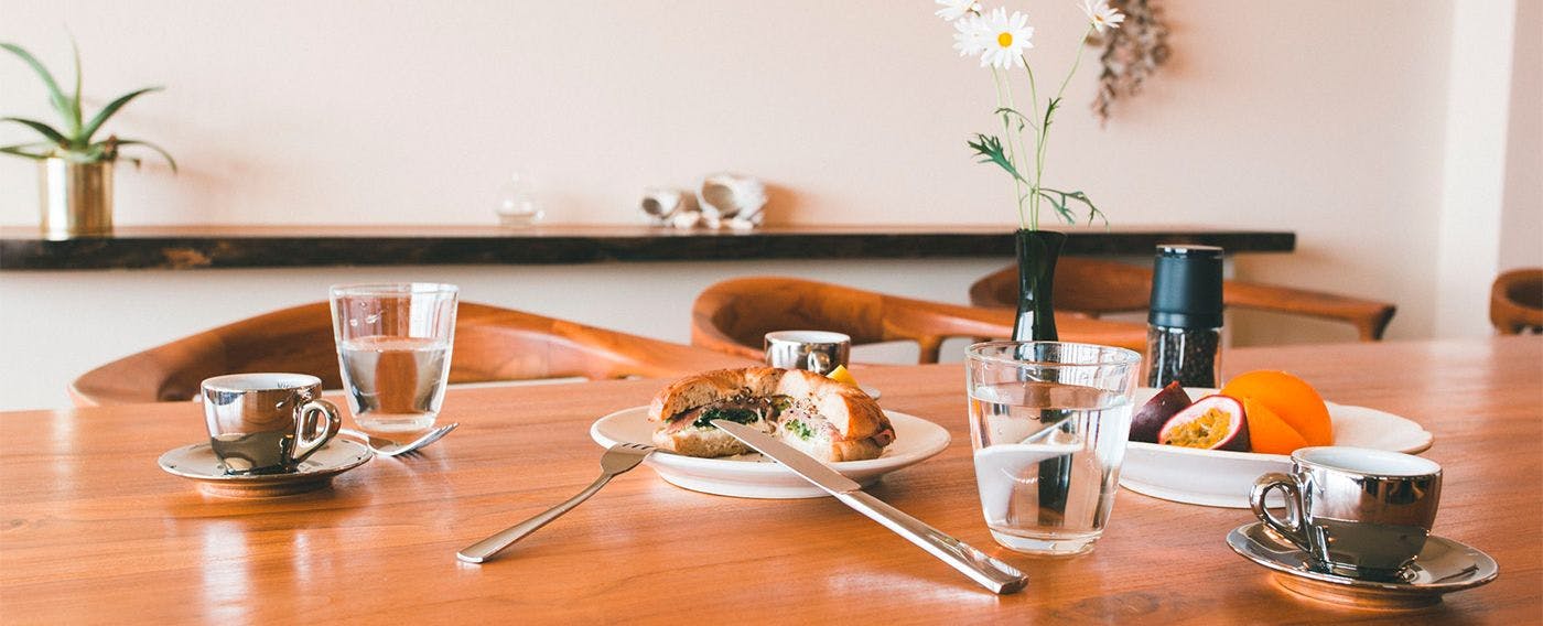 ダイニングテーブル