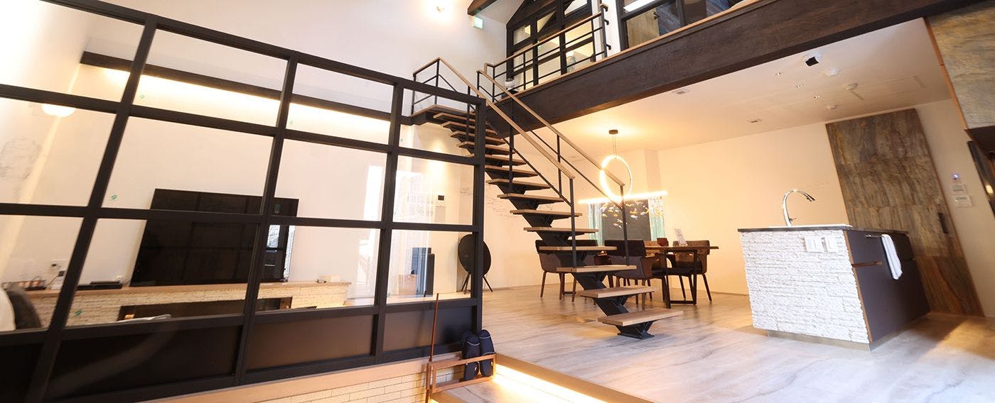 PRES DE LA MER – Historic Brick Villa near Mt. Hakodate