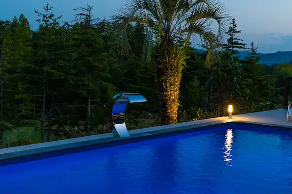 สระว่ายน้ำ