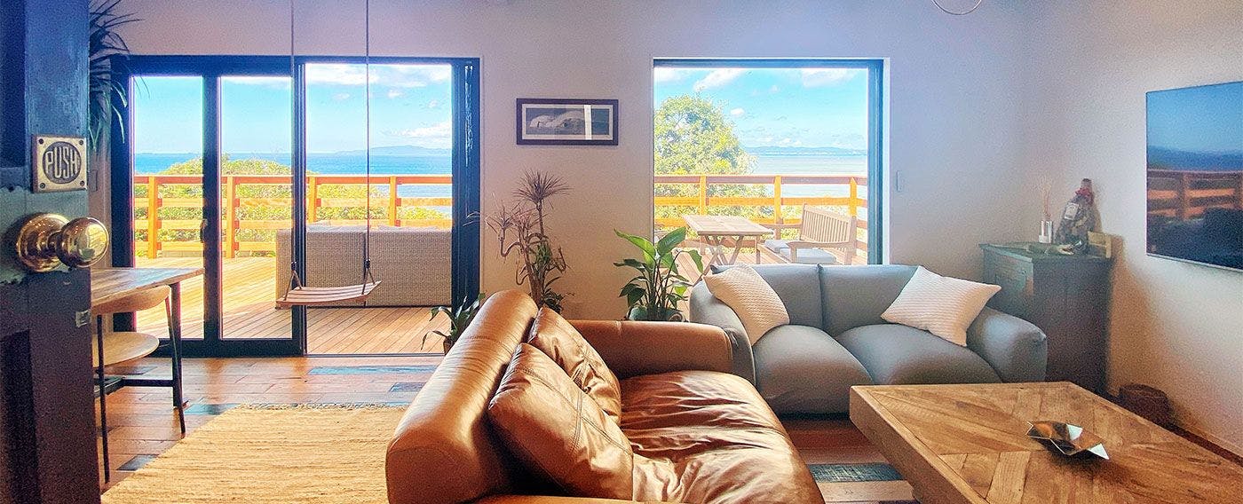 STRADDIE HOUSE