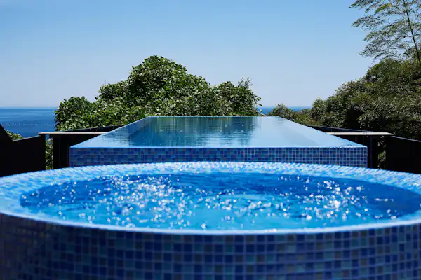 สระว่ายน้ำ