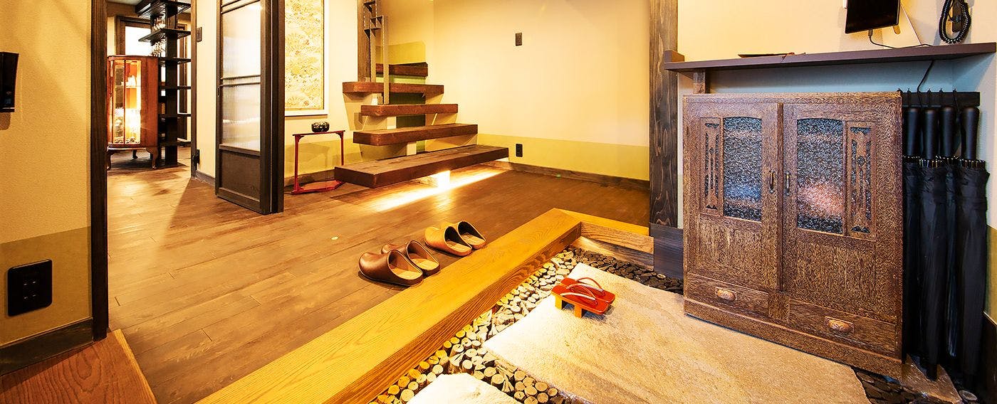 Pintu masuk dan ruang depan