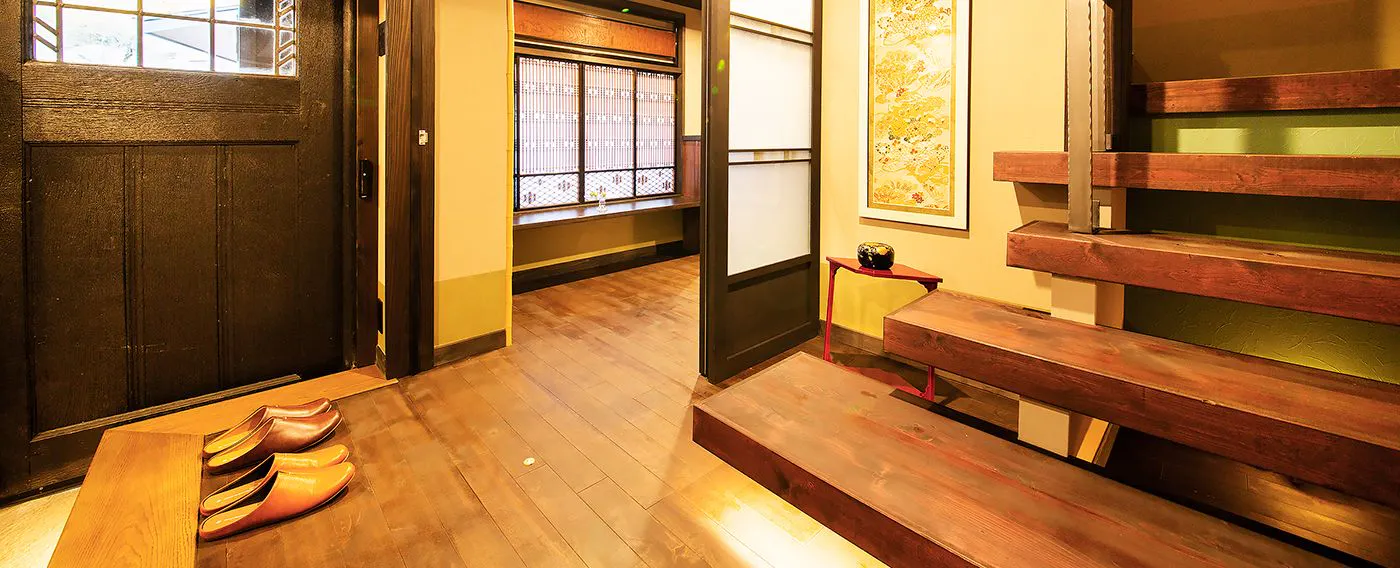 Pintu masuk dan ruang depan