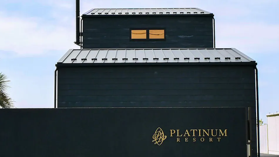PLATINUM RESORT