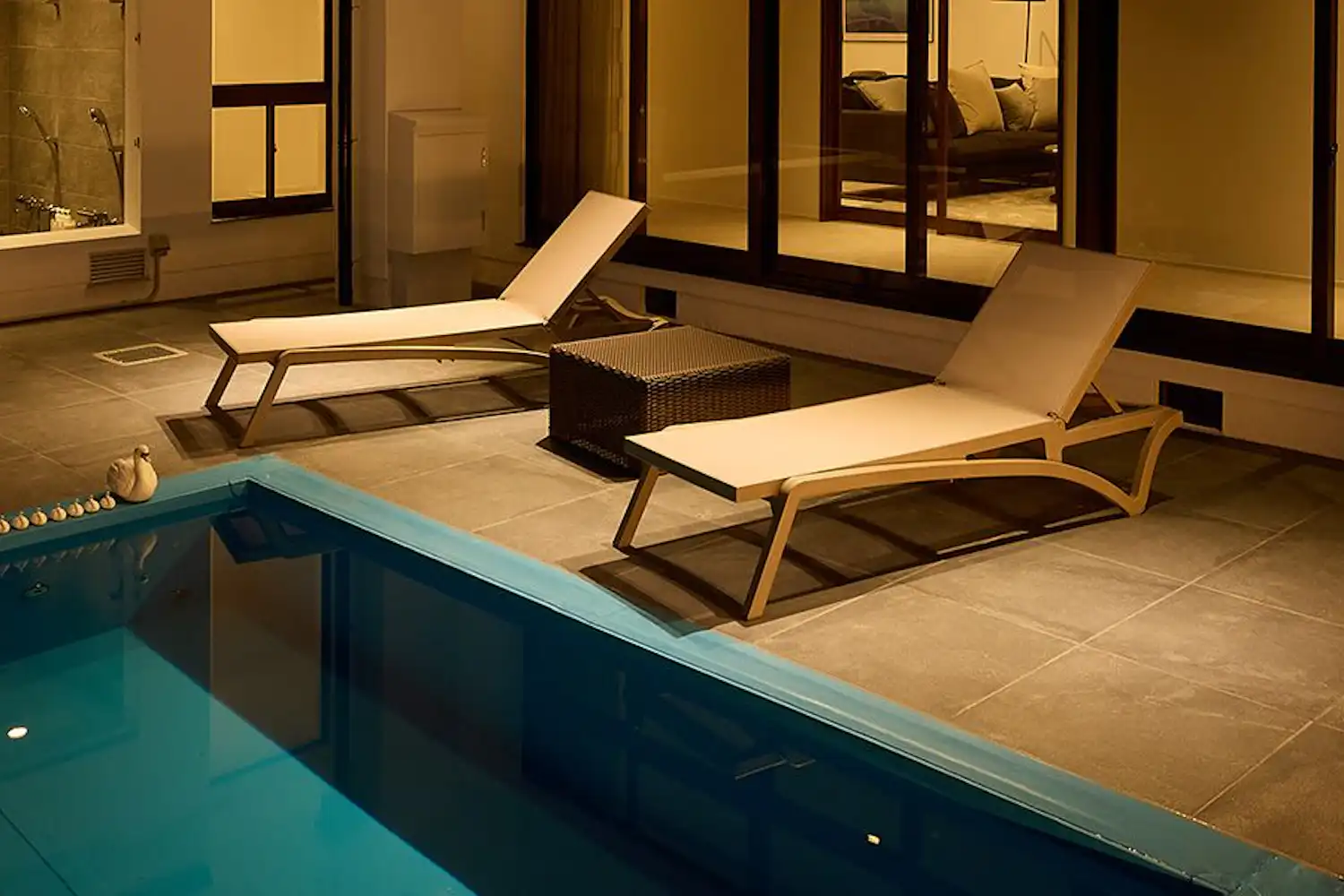 สระว่ายน้ำ