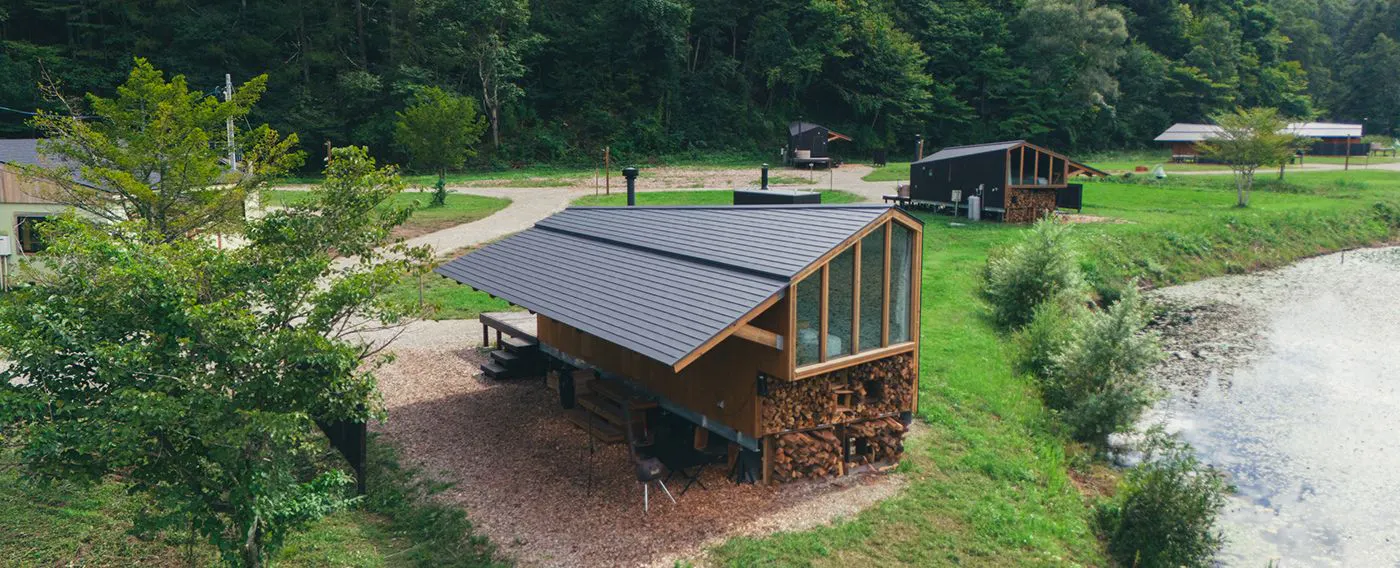 シェルターの役割を持つホテル