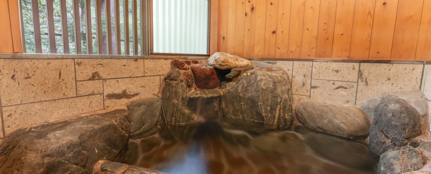 天然溫泉的岩風呂