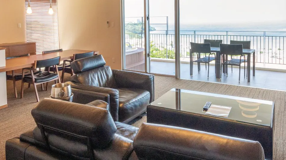 Condominium T-Room