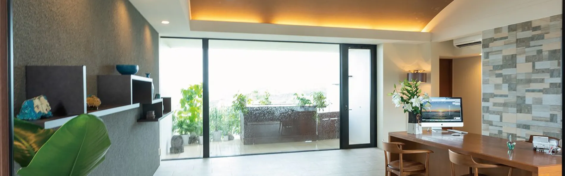 Condominium T-Room