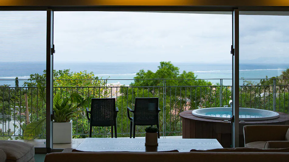 Condominium T-Room