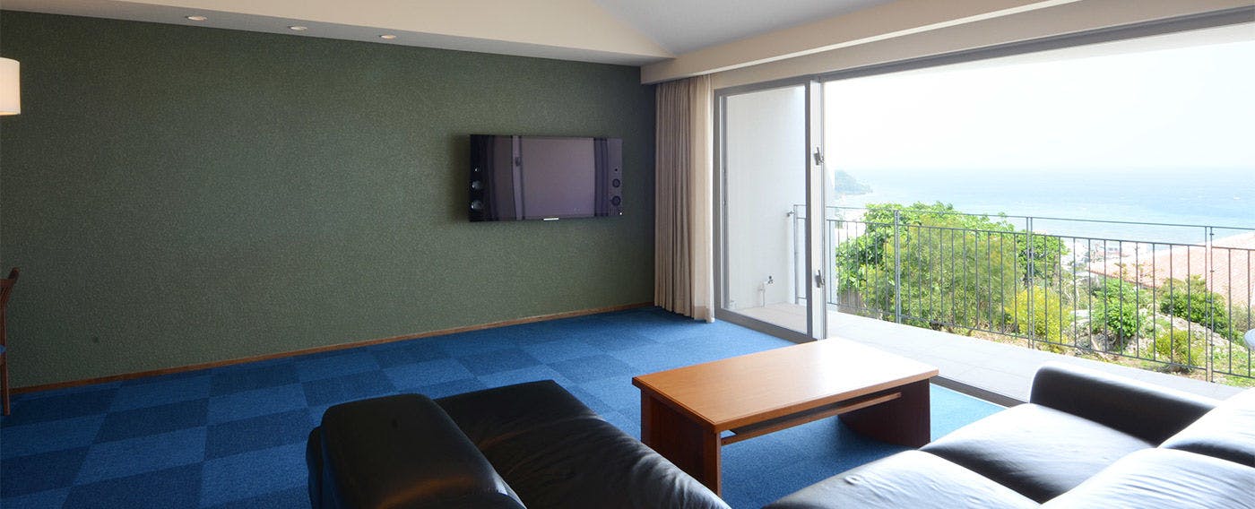 Condominium T-Room