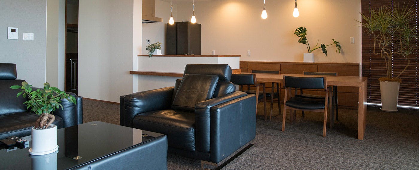 Condominium T-Room
