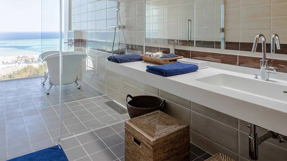 Condominium T-Room