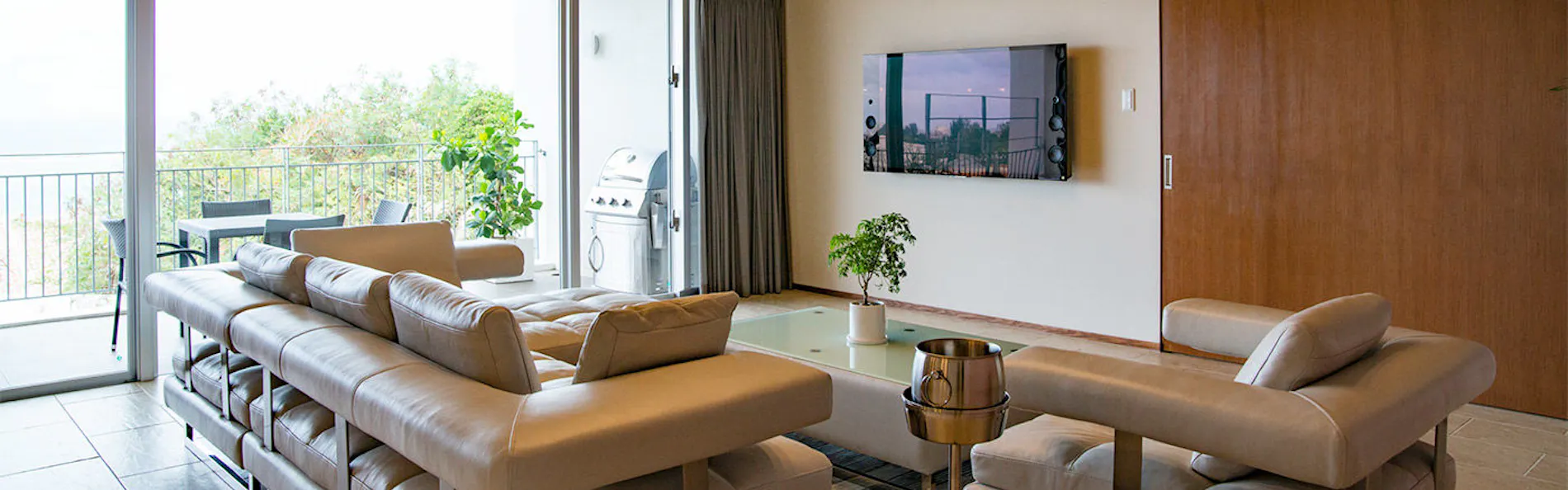 Condominium T-Room