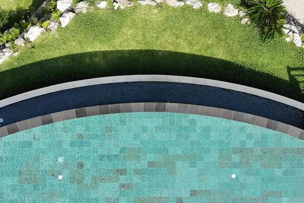 สระว่ายน้ำ