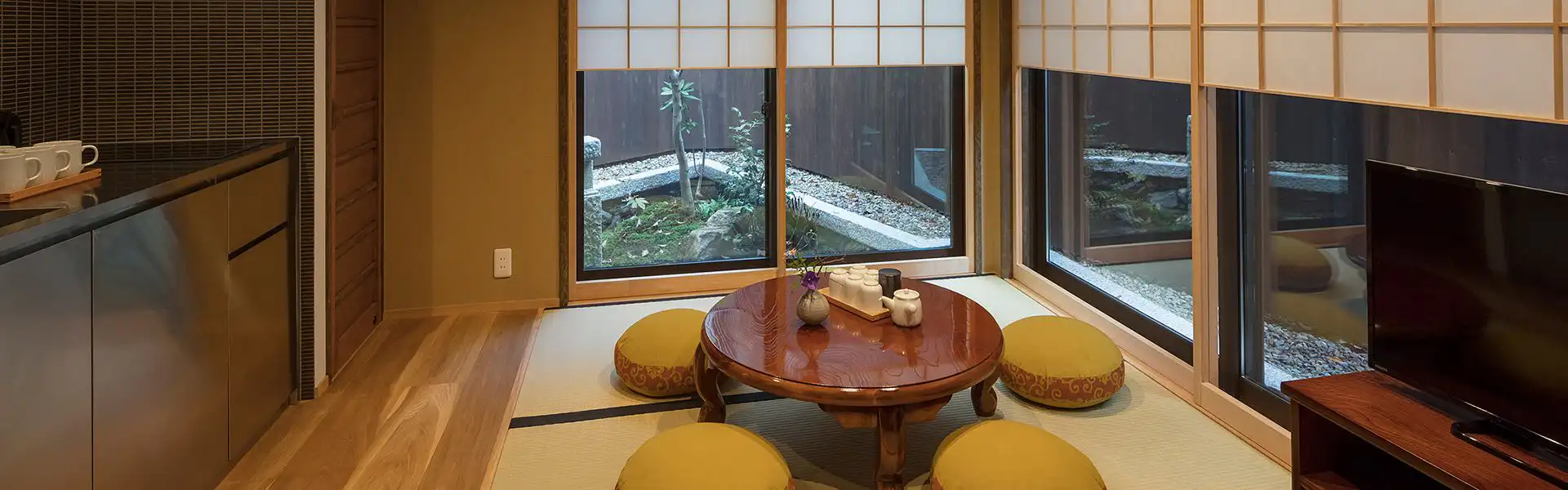 客室「月」