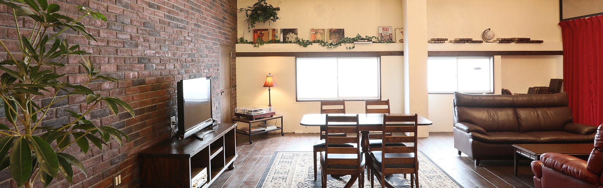 トリップショットホテルズ・レッド＆ブラック