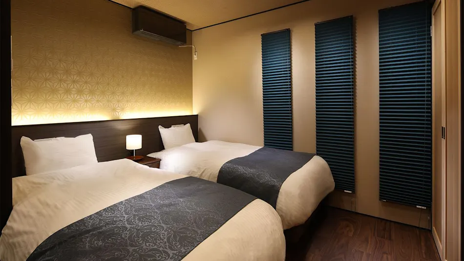 Kanade Kyoto-Hachijoguchi