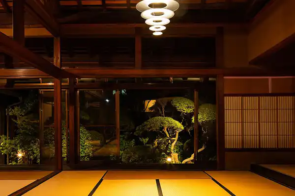 อาคารหลัก ห้องโถงใหญ่