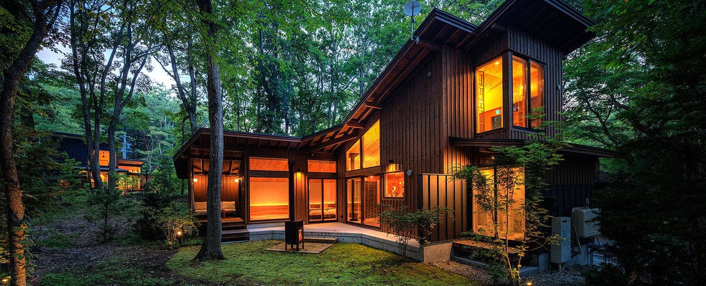 วิวสวนยามค่ำคืน อาคารเอล์ม