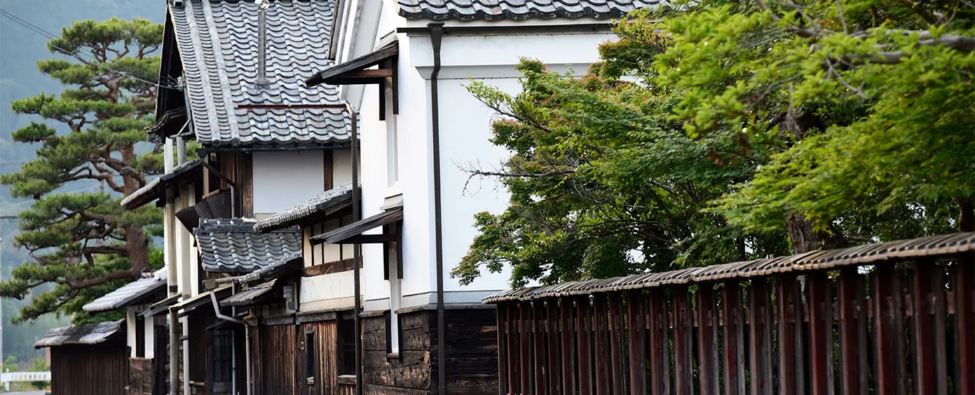 สวนของคฤหาสน์ได้รับการออกแบบให้ดูสวยงามแม้ชมจากภายนอก