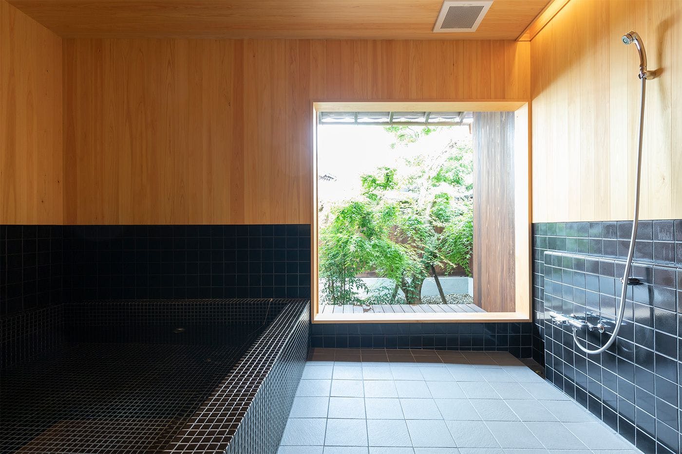 【บ้านหลักอุมุระอุเบเอเต】ผ่อนคลายความเหนื่อยล้าจากการเดินทางในห้องอาบน้ำขนาดใหญ่ที่อยู่ติดกับห้องพัก