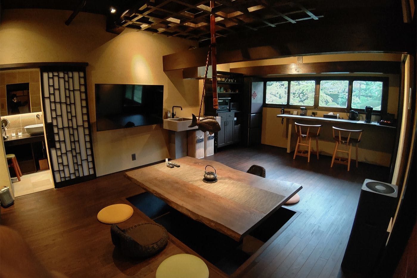 【離れ中江準五郎邸】ห้องพักที่มีโทรทัศน์เป็นแบบโต๊ะโคทัตสึพร้อมพื้นอุ่น