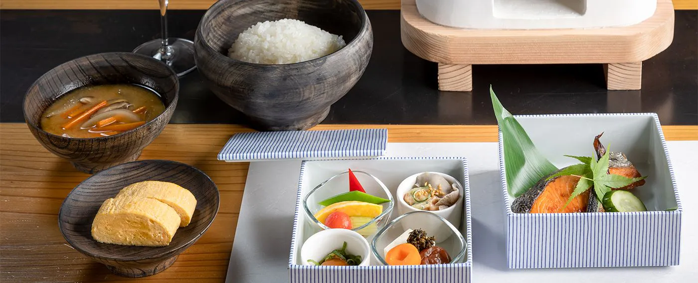 【บ้านหลักโอมุระอุเบเอะ】อาหารเช้าสไตล์ญี่ปุ่นที่ดูแลโดยร้านอาหาร "Ukaro Kon" ในเมืองโกะโช คาวานามิมาจิ