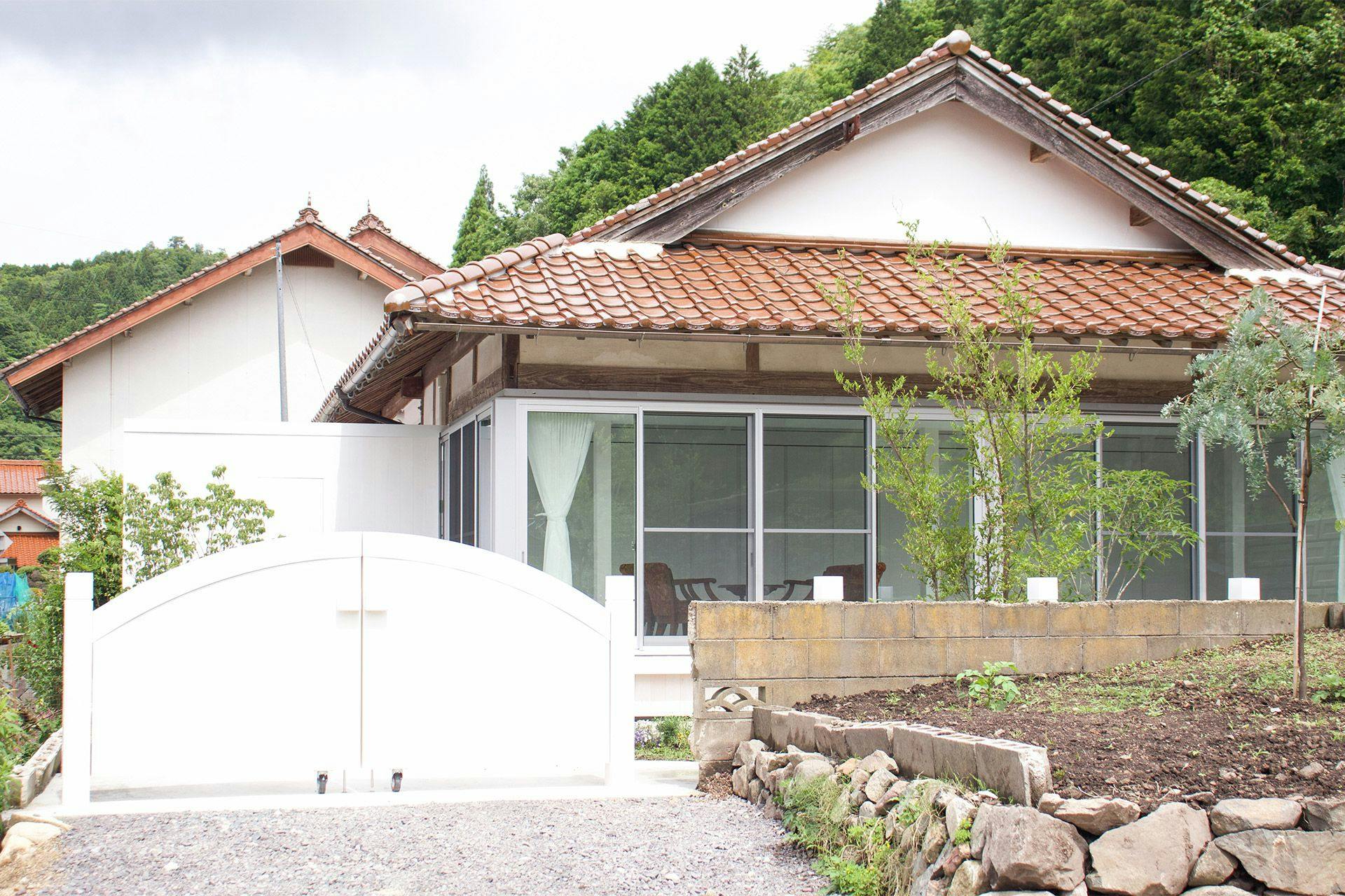 日貫一日　MARIE