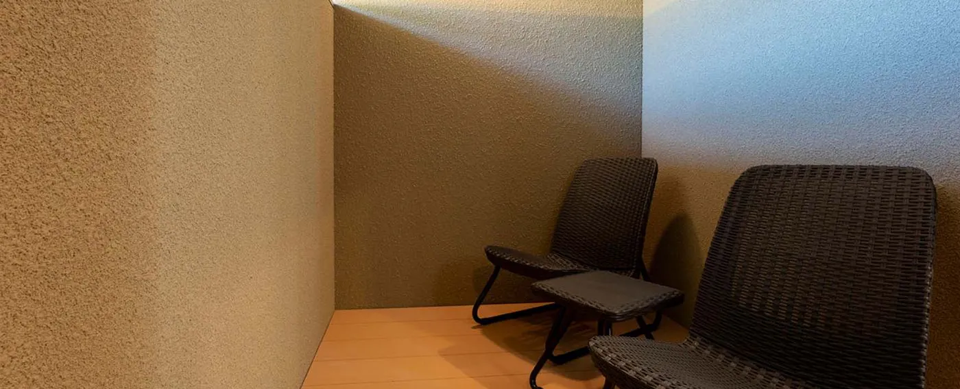 ซาวน่าอุณหภูมิต่ำและดาดฟ้าอาบน้ำกลางแจ้ง