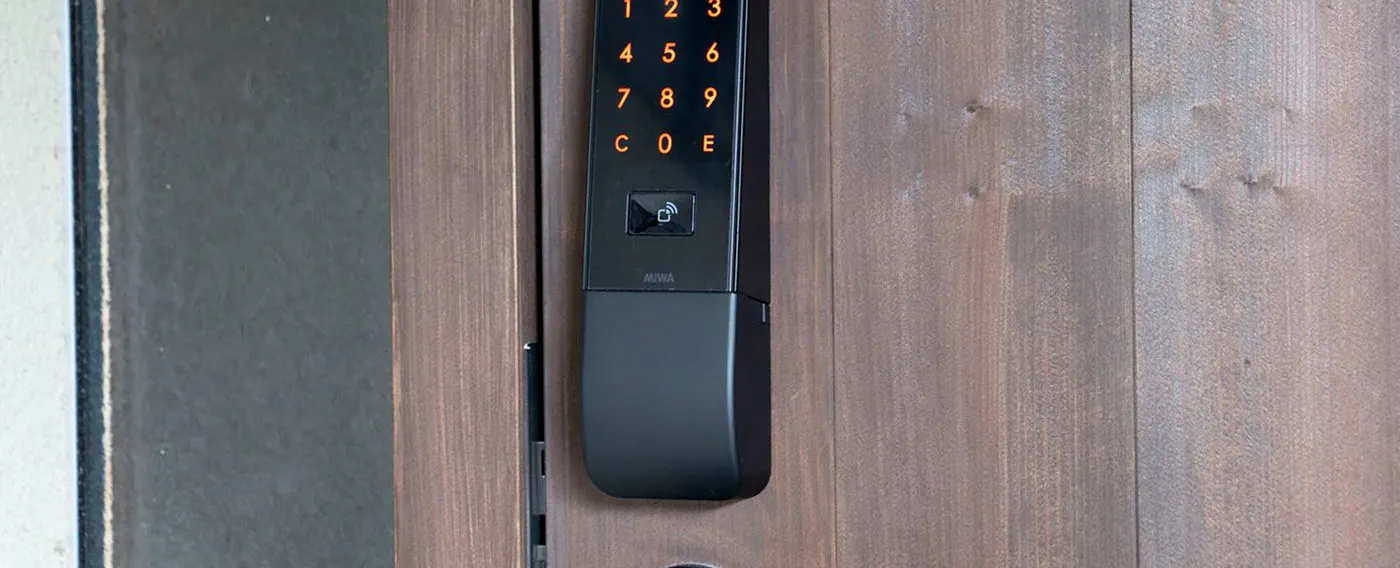 เช็คอินอัตโนมัติและสมาร์ทล็อค