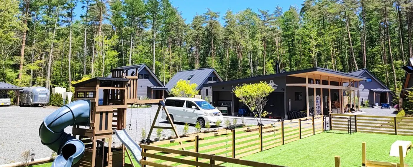 สนามวิ่งเล่นสุนัขพร้อมหญ้าเทียม