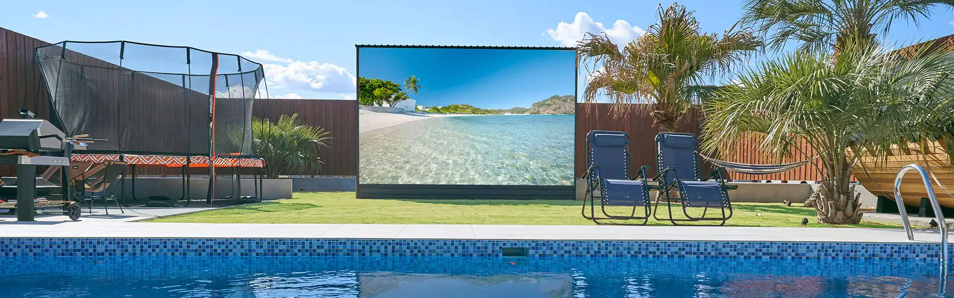 プールとモニター