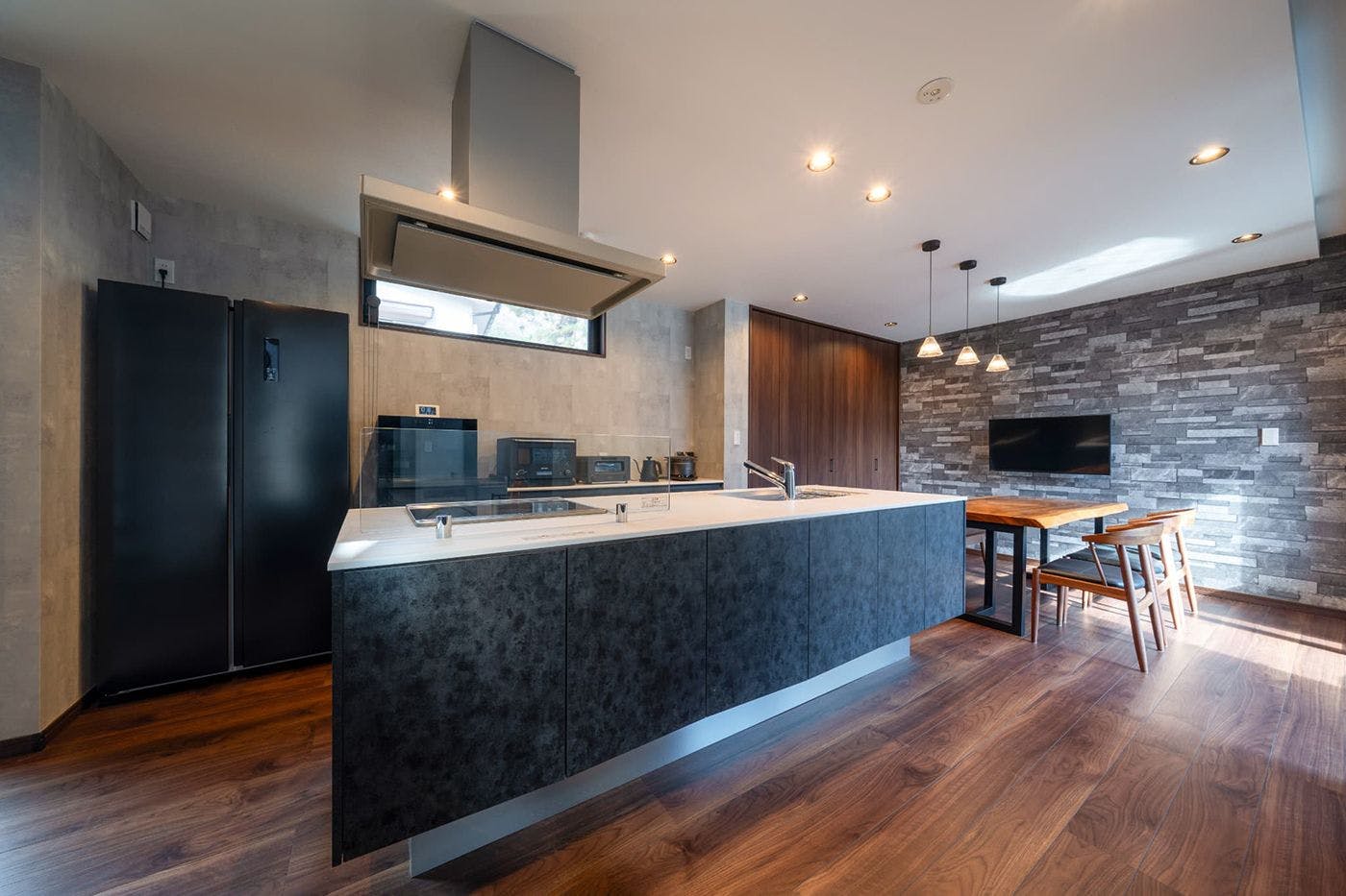 RIVER VIEW HOUSE