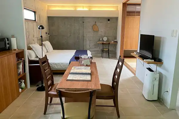 ห้องครัวพร้อมพื้นที่รับประทานอาหาร