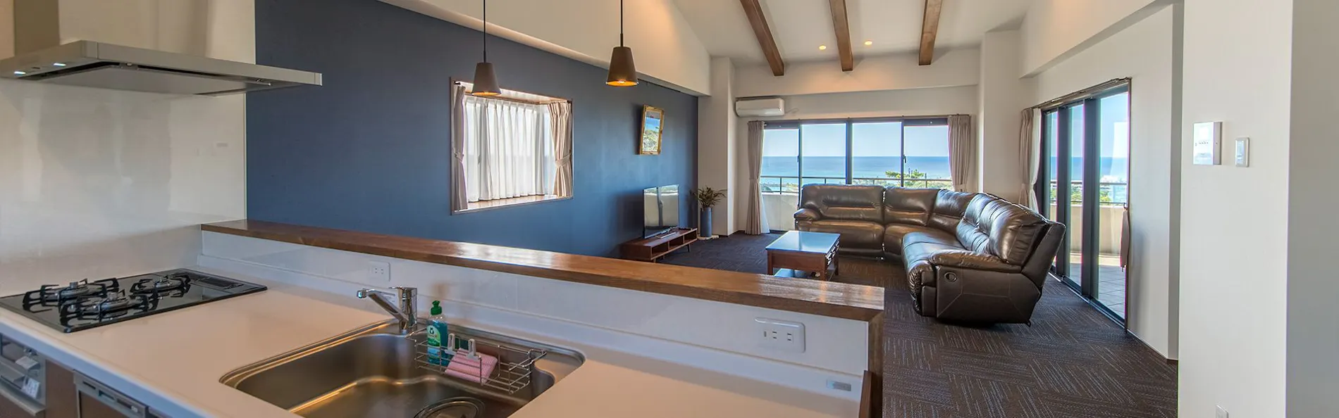 暮らすように泊まる 恩納村の海の見える丘に立つ大人の隠れ家 ホテル コンドミニアム 土花土花