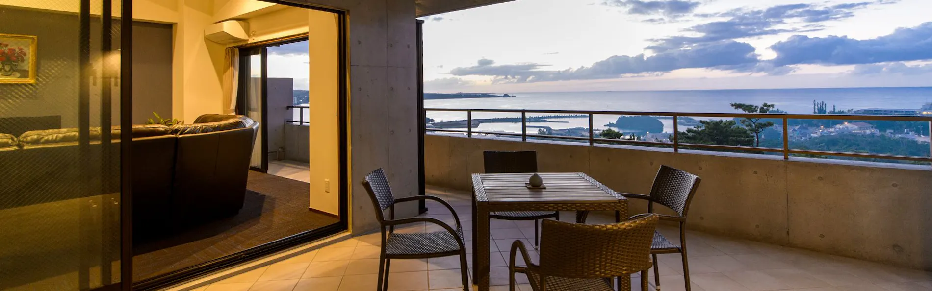 暮らすように泊まる 恩納村の海の見える丘に立つ大人の隠れ家 ホテル コンドミニアム 土花土花