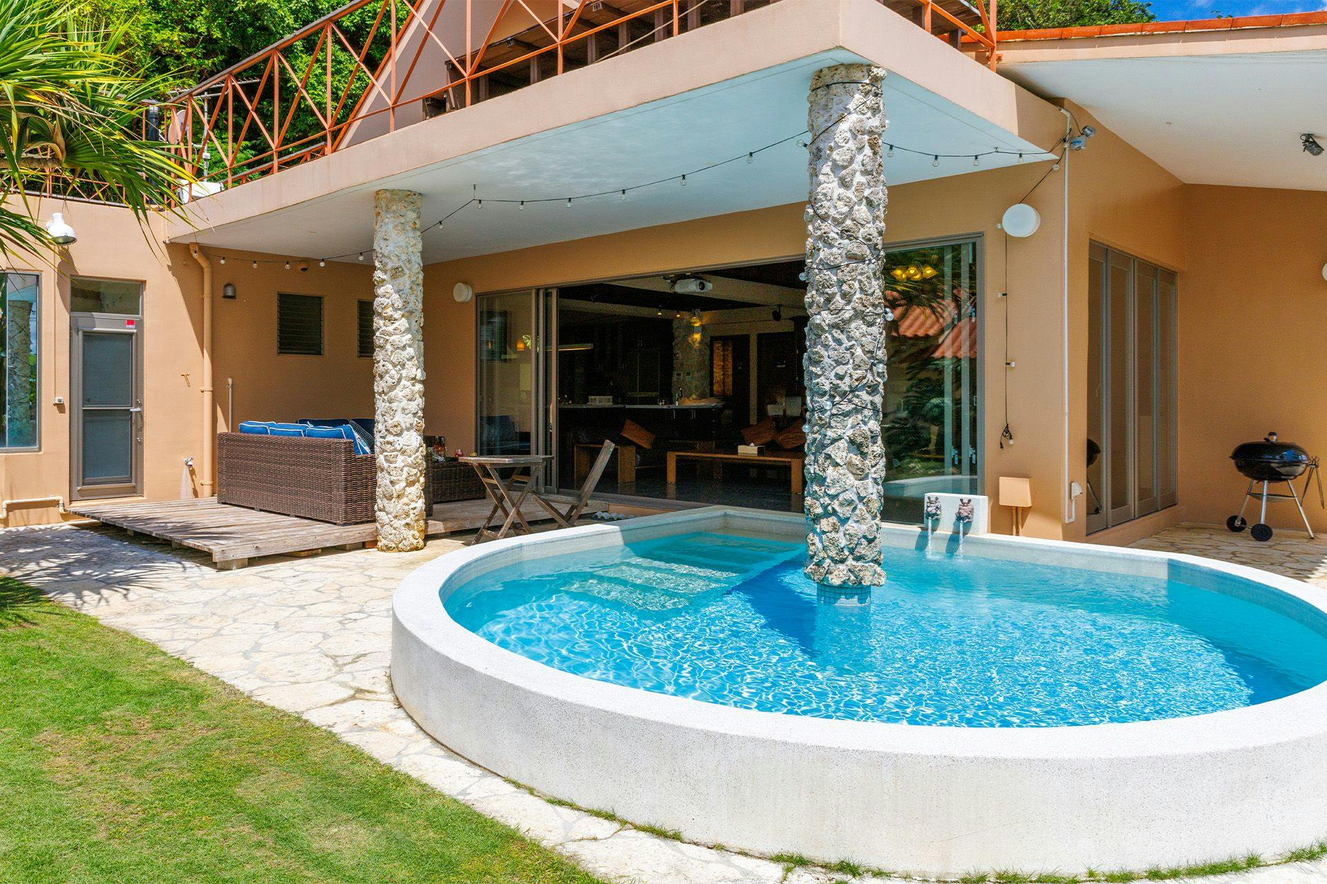 สระว่ายน้ำ