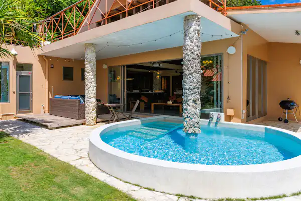 สระว่ายน้ำ