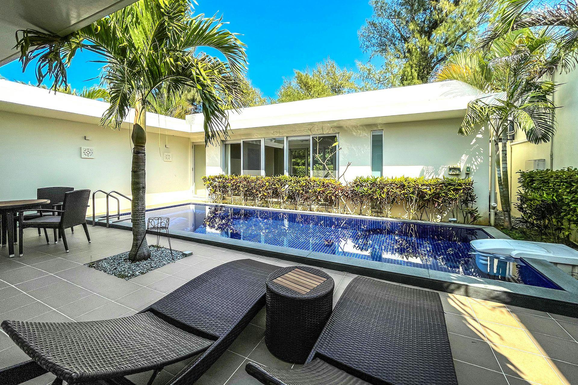 สระว่ายน้ำ