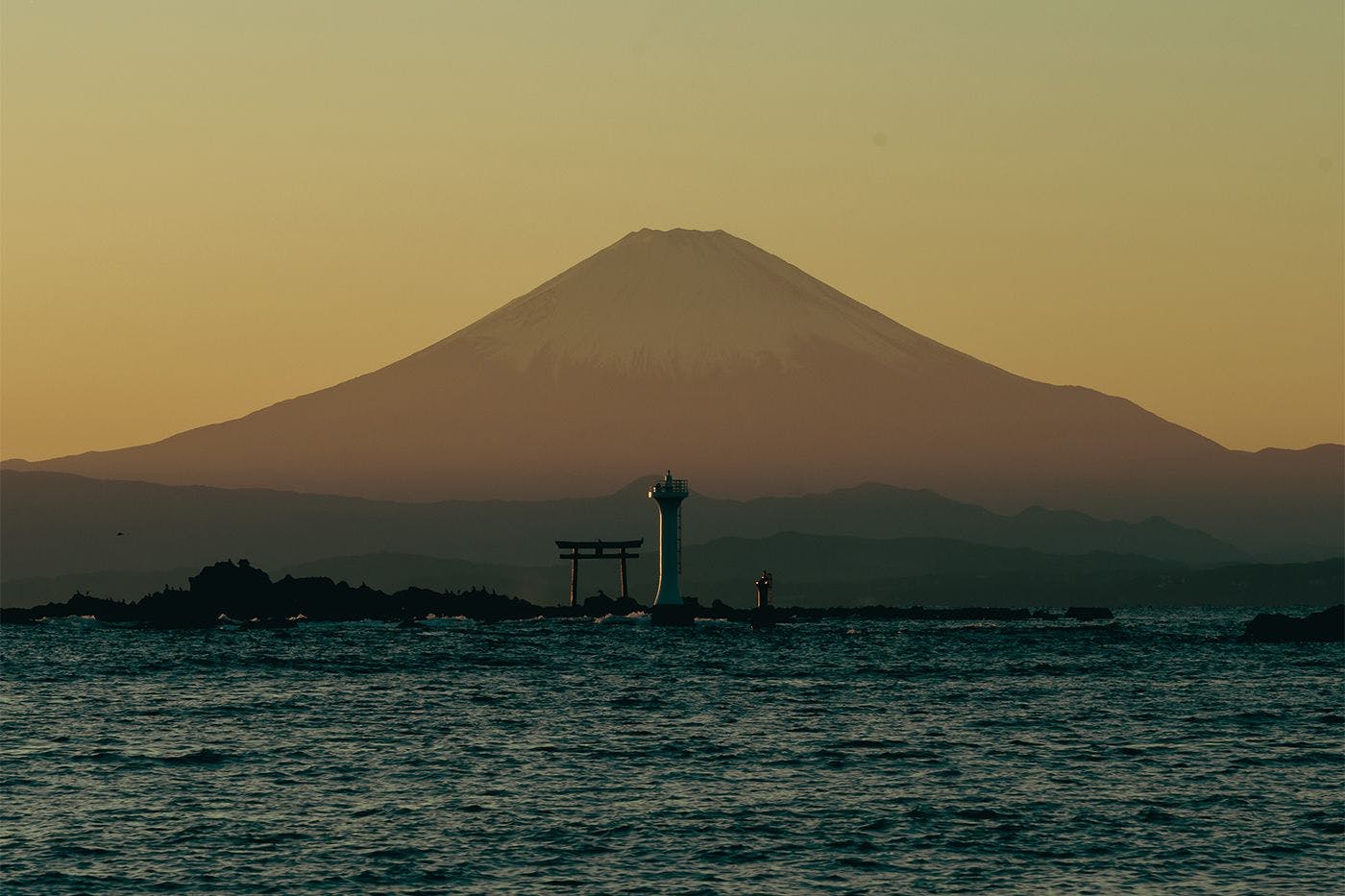 真名瀬の穏やかな海岸