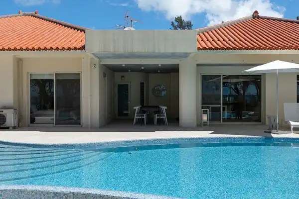 สระว่ายน้ำ