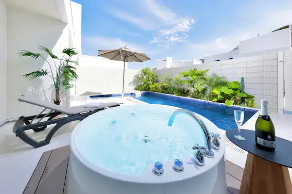 อ่างจากุซซี่