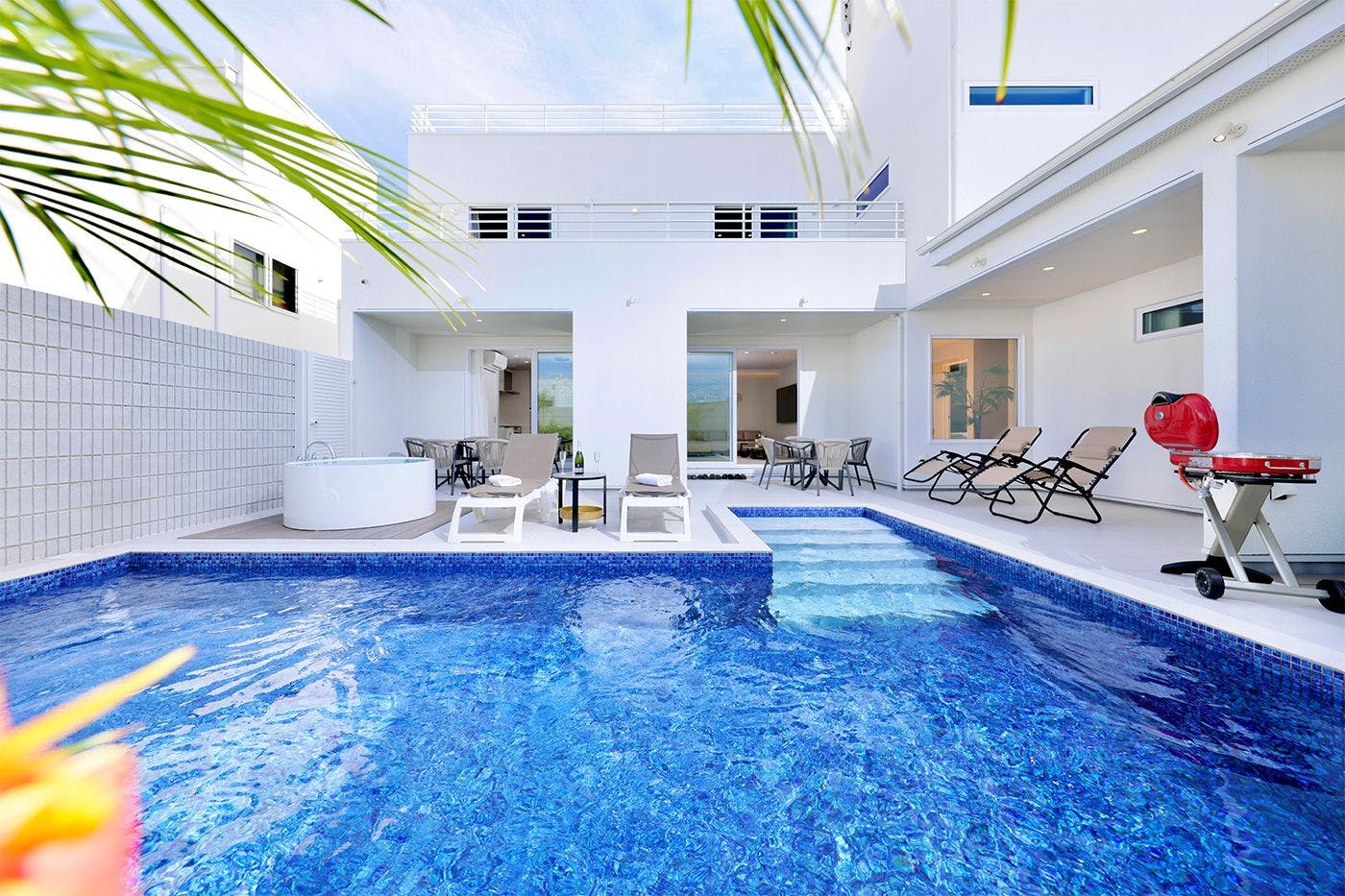 Crystal Villa Shirarahama Beach