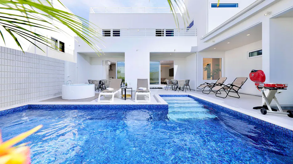 Crystal Villa Shirarahama Beach