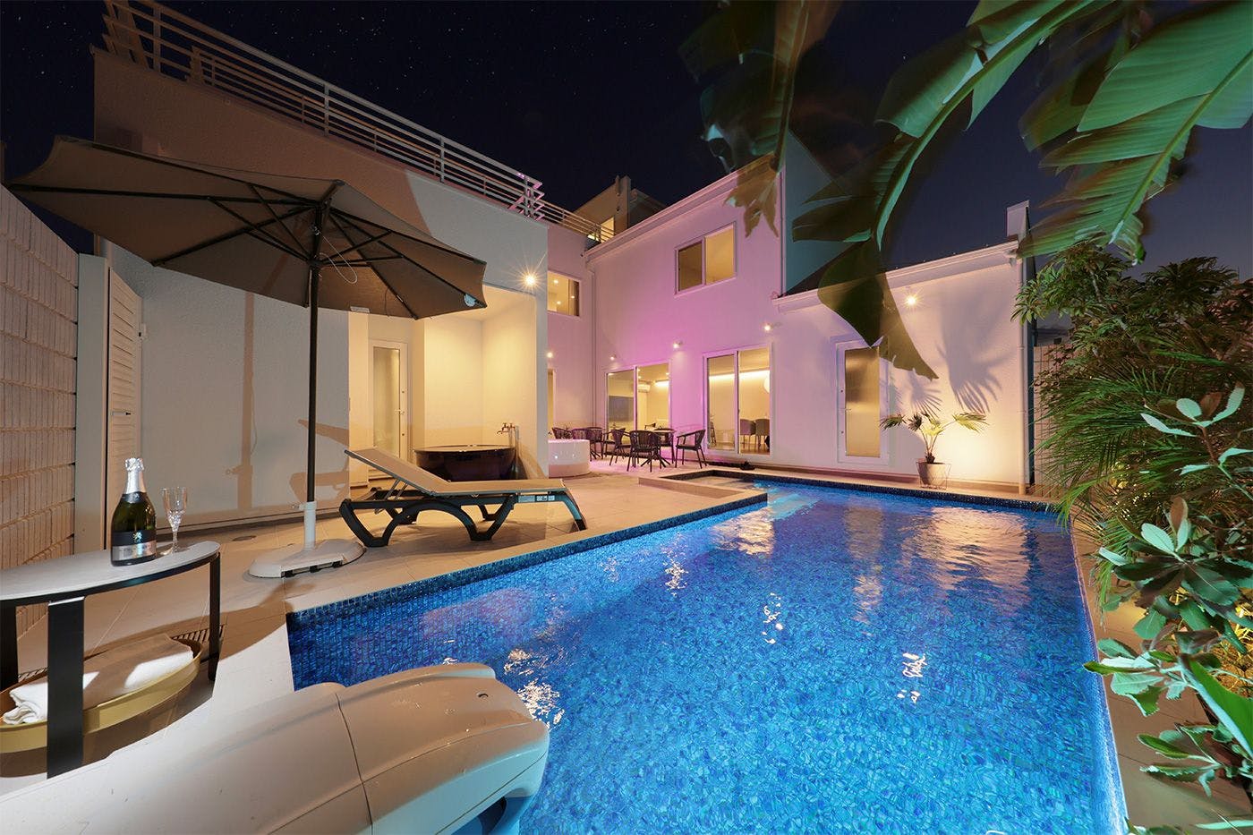 Crystal Villa Shirarahama Beach