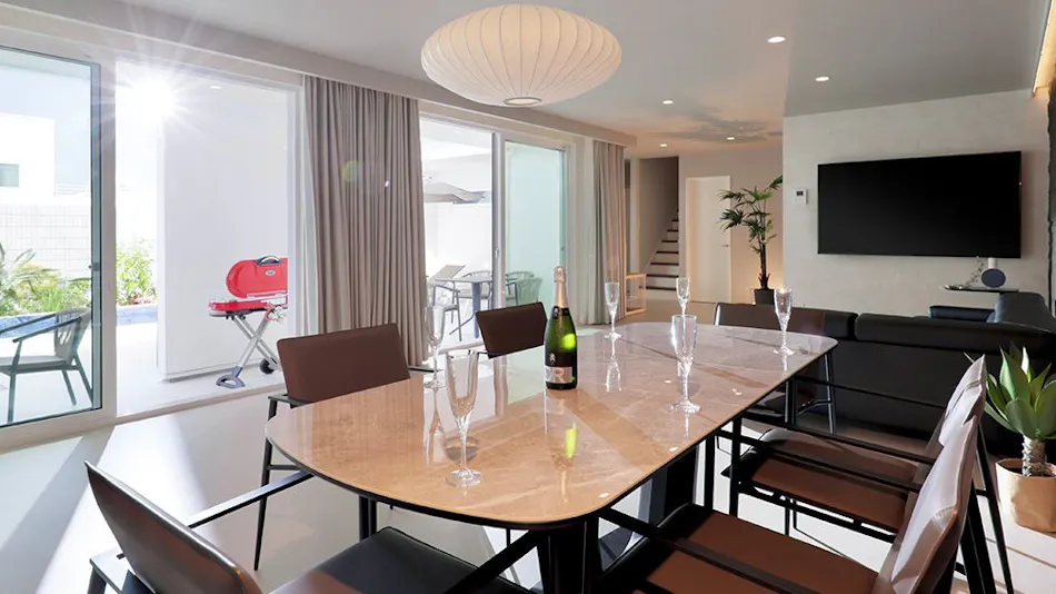Crystal Villa Shirarahama Beach