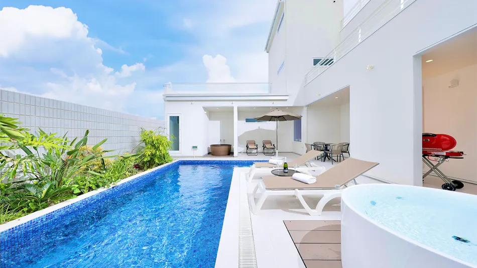 Crystal Villa Shirarahama Beach