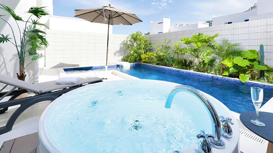 Crystal Villa Shirarahama Beach
